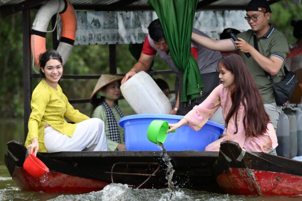 team Trung Hải Science thả cá phóng sanh tại Tràm Chim
